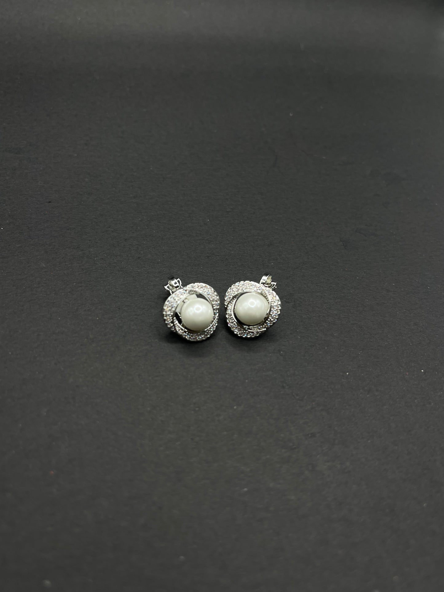 Timeless Pearl & Crystal Earrings