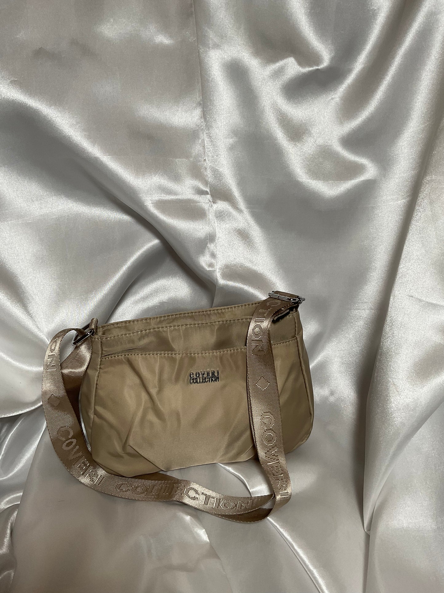 Chic & Practical Nylon Crossbody – Coveri Collection
